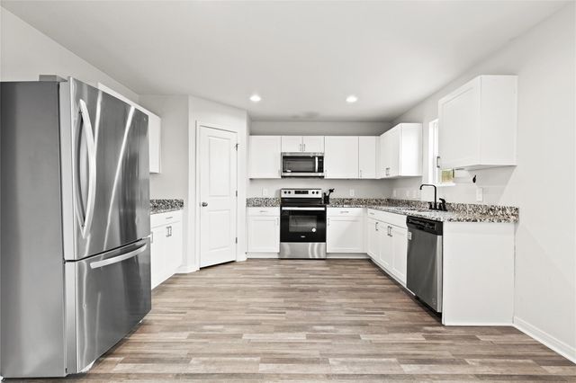 105 Avalon Drive, Huntsville, TX 77320