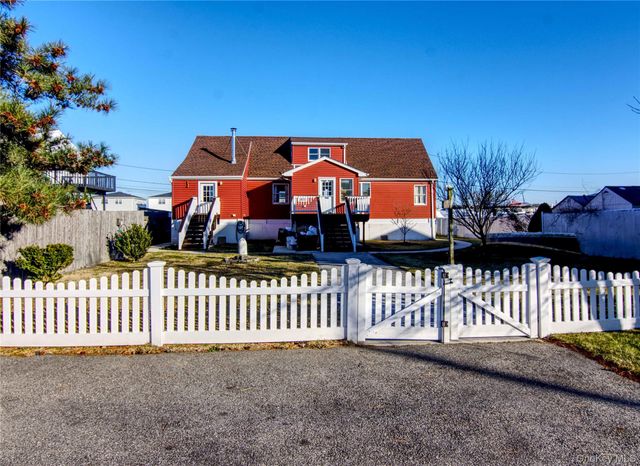 2870 Island Channel Road, Seaford, NY 11783