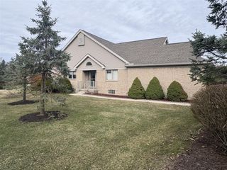 290 Edington Circle, Canton, MI 48187