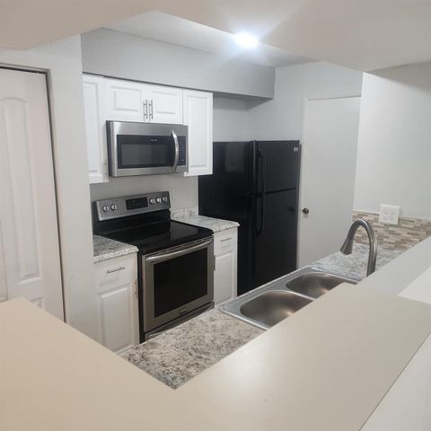 3004 PARKWAY BOULEVARD 104, Kissimmee, FL 34747