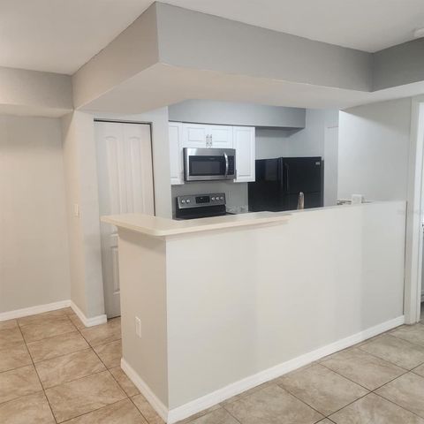 3004 PARKWAY BOULEVARD 104, Kissimmee, FL 34747