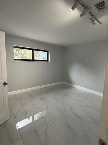 5424 Jackson Street, Hollywood, FL 33021