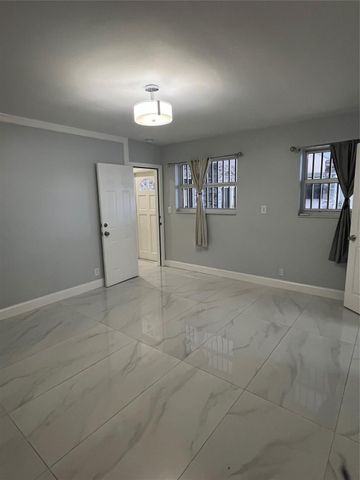 5424 Jackson Street, Hollywood, FL 33021