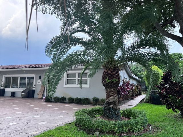 5424 Jackson Street, Hollywood, FL 33021