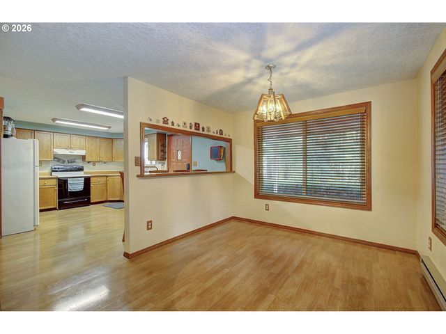 230 PRIMROSE Rd, Kelso, WA 98626