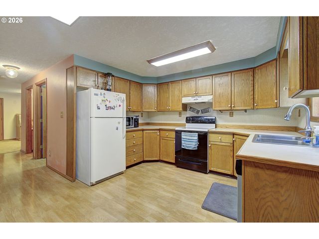 230 PRIMROSE Rd, Kelso, WA 98626