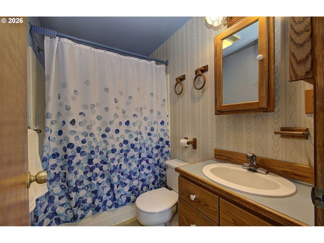 230 PRIMROSE Rd, Kelso, WA 98626