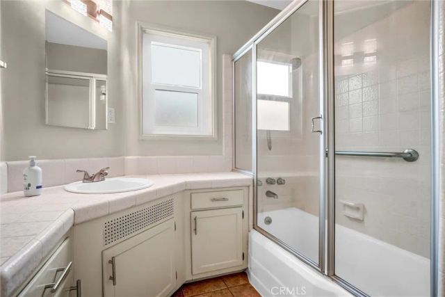 5655 E 2nd, Long Beach, CA 90803