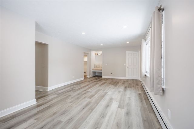 27 Woodside Lane, Greece, NY 14616