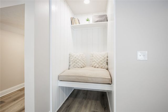 27 Woodside Lane, Greece, NY 14616