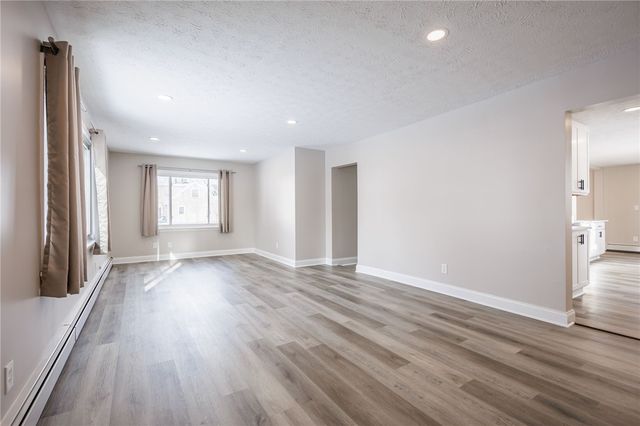 27 Woodside Lane, Greece, NY 14616