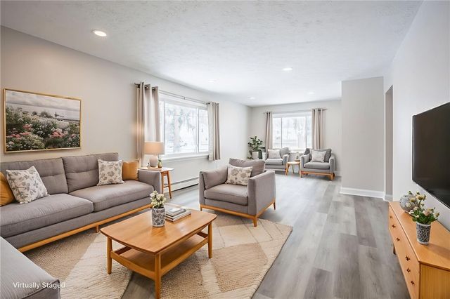 27 Woodside Lane, Greece, NY 14616