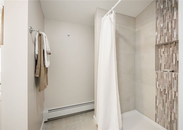 27 Woodside Lane, Greece, NY 14616