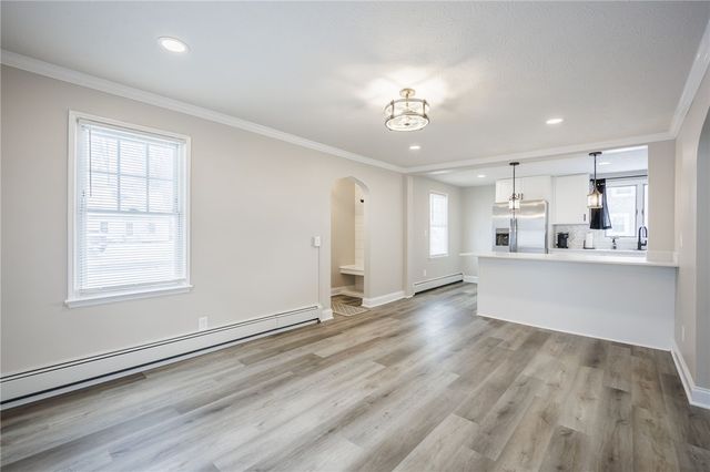 27 Woodside Lane, Greece, NY 14616