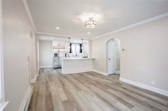 27 Woodside Lane, Greece, NY 14616