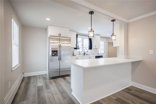 27 Woodside Lane, Greece, NY 14616