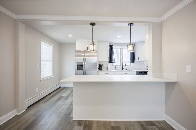 27 Woodside Lane, Greece, NY 14616