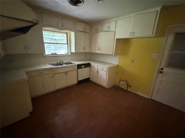 1301 N Vauthier Lane, La Marque, TX 77568