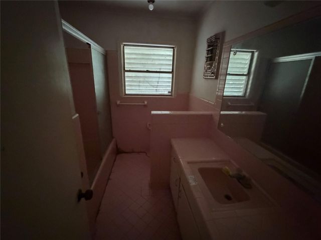 1301 N Vauthier Lane, La Marque, TX 77568