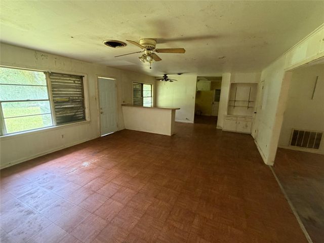 1301 N Vauthier Lane, La Marque, TX 77568