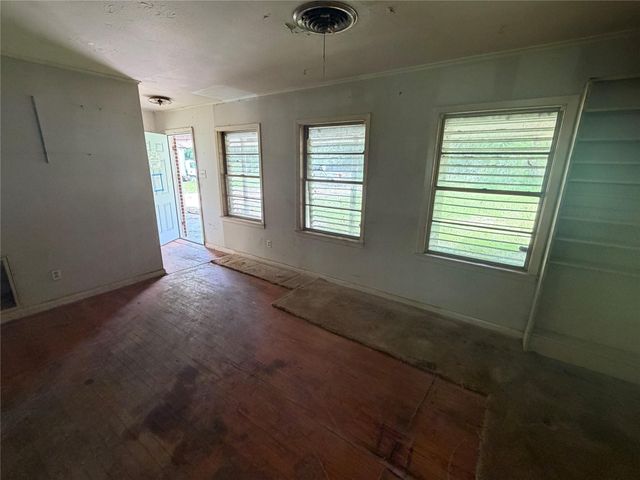 1301 N Vauthier Lane, La Marque, TX 77568