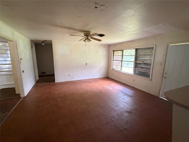 1301 N Vauthier Lane, La Marque, TX 77568