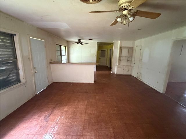 1301 N Vauthier Lane, La Marque, TX 77568