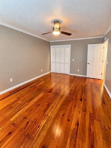 1106 N Pontiac Avenue, Dothan, AL 36303