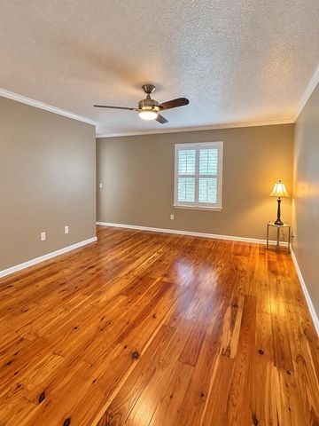 1106 N Pontiac Avenue, Dothan, AL 36303