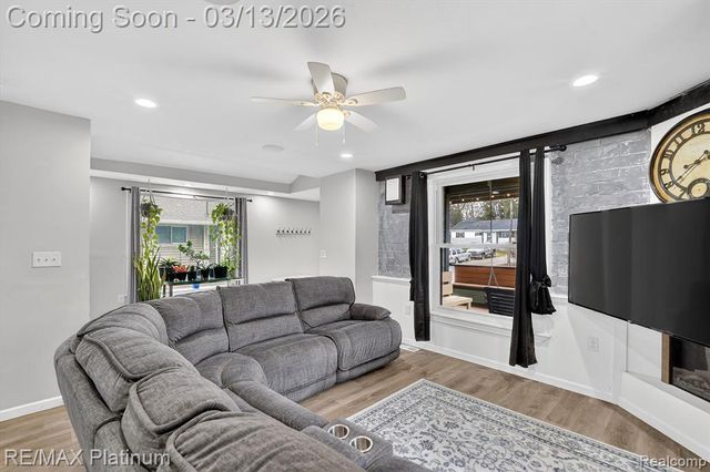 411 3rd Street, Fenton, MI 48430