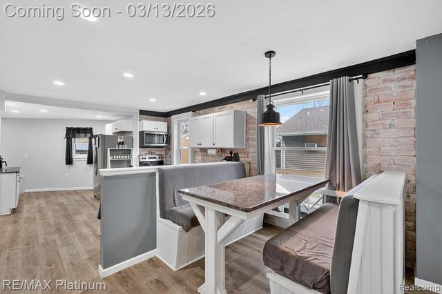 411 3rd Street, Fenton, MI 48430