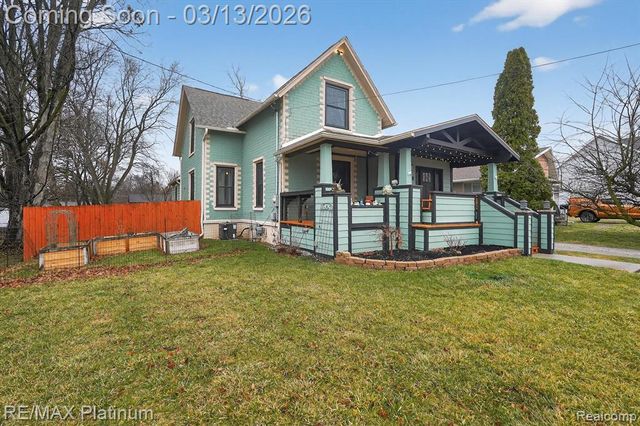 411 3rd Street, Fenton, MI 48430