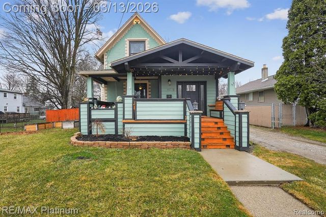 411 3rd Street, Fenton, MI 48430