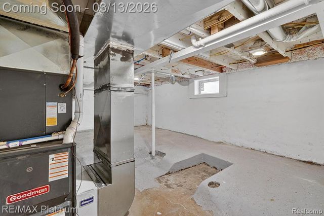 411 3rd Street, Fenton, MI 48430