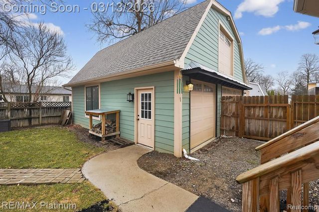 411 3rd Street, Fenton, MI 48430