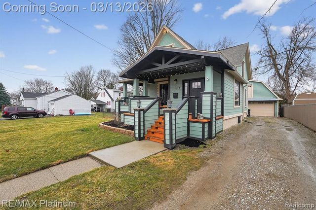 411 3rd Street, Fenton, MI 48430