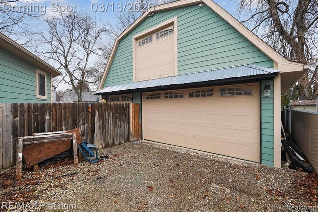 411 3rd Street, Fenton, MI 48430