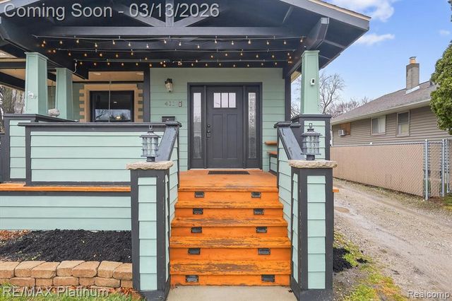 411 3rd Street, Fenton, MI 48430