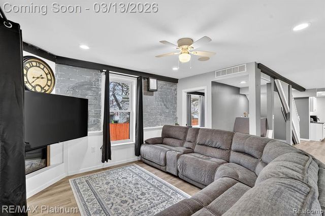 411 3rd Street, Fenton, MI 48430