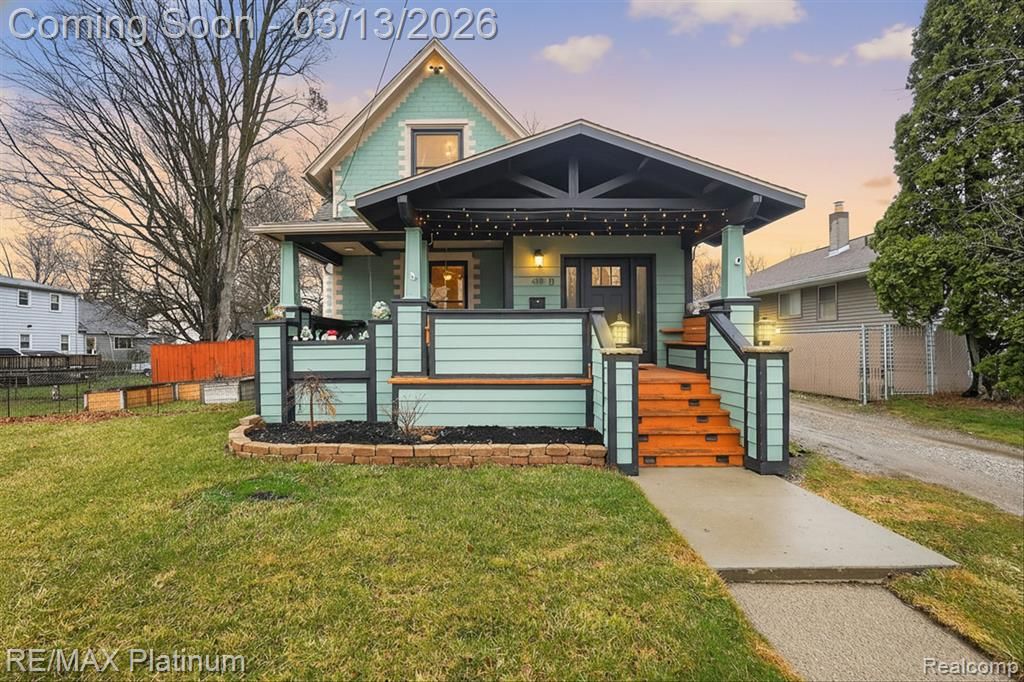 411 3rd Street, Fenton, MI 48430