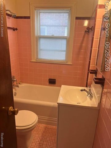 6901 Faust Avenue, Detroit, MI 48228