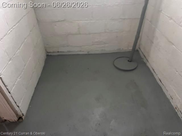6901 Faust Avenue, Detroit, MI 48228