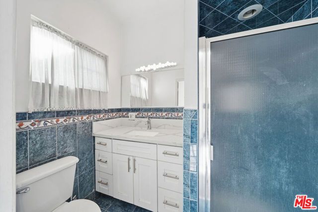 1147 S Westlake Avenue, Los Angeles, CA 90006