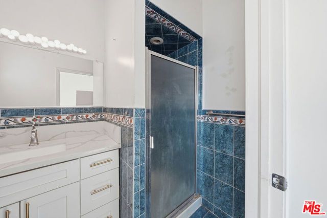 1147 S Westlake Avenue, Los Angeles, CA 90006