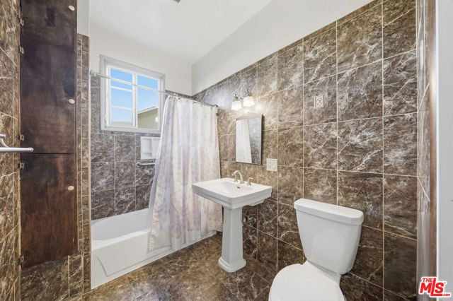 1147 S Westlake Avenue, Los Angeles, CA 90006