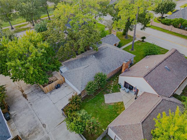 5895 Southern Hills Drive, Houston, TX 77069