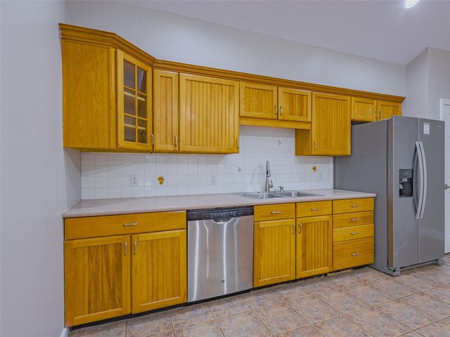 5895 Southern Hills Drive, Houston, TX 77069