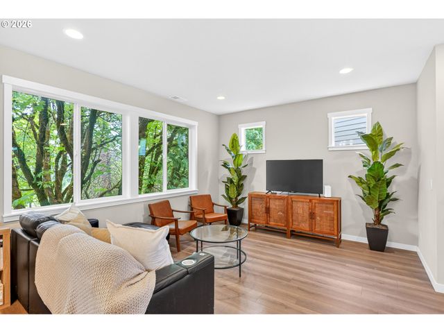1521 S CAMILLE Pl, Newberg, OR 97132