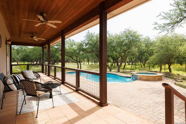 2471 OAK RUN DR, Wimberley, TX 78676