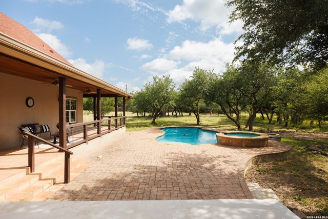 2471 OAK RUN DR, Wimberley, TX 78676
